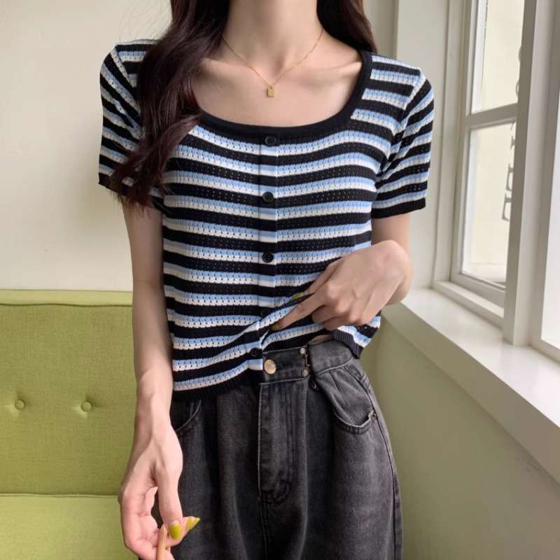 ストライプ柄ボタン付きサマーニット ボーダー服