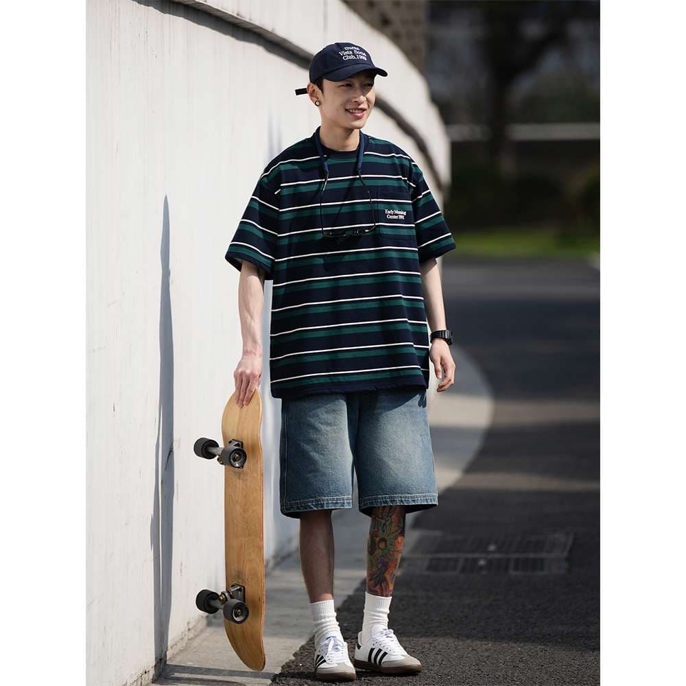 都会的なボーダー柄ゆったりTシャツ ボーダー服