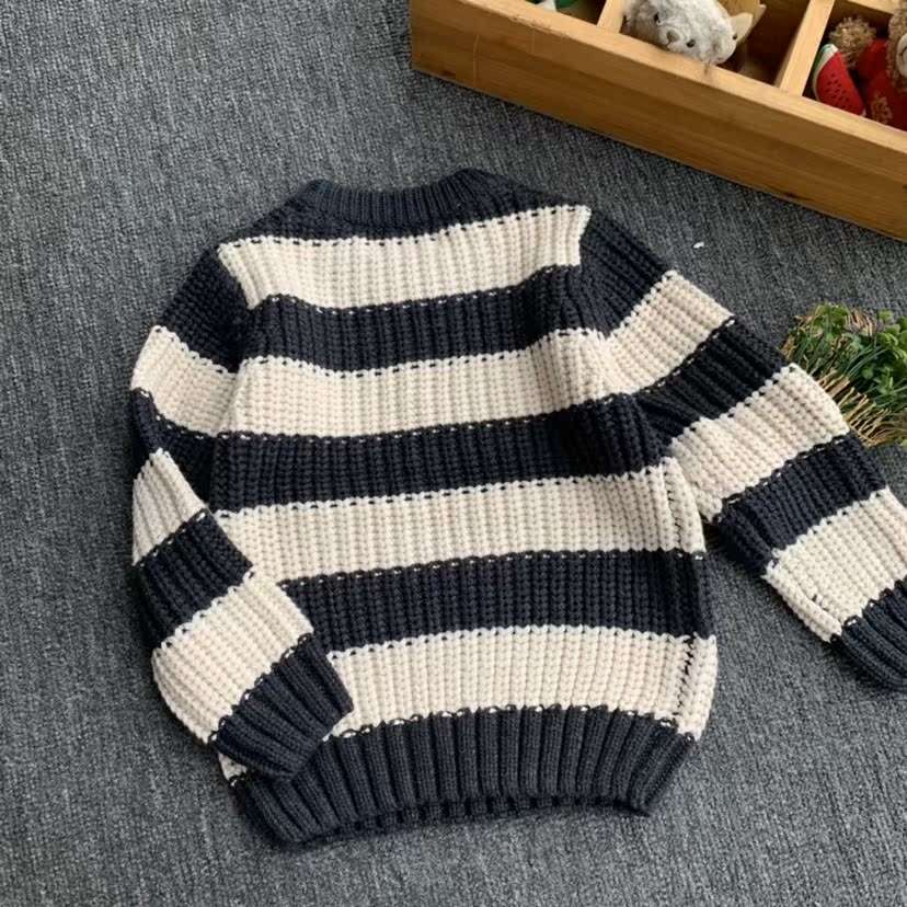 ボーダー柄クルーネックニットセーター ボーダー服