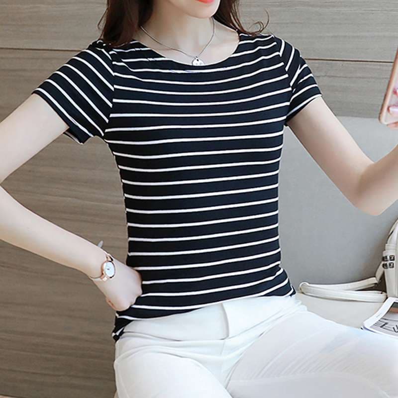 心地よい着心地のシンプルボーダーTシャツ ボーダー服