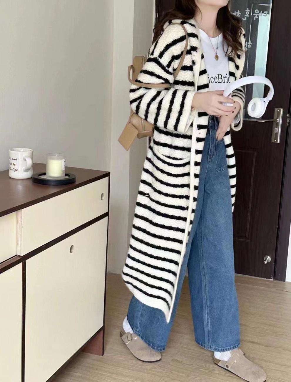 ふわふわニットの長めストライプカーディガン ボーダー服