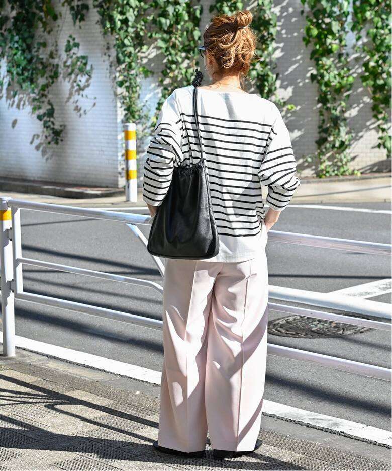 ゆったりシルエットのマリンボーダートップス ボーダー服