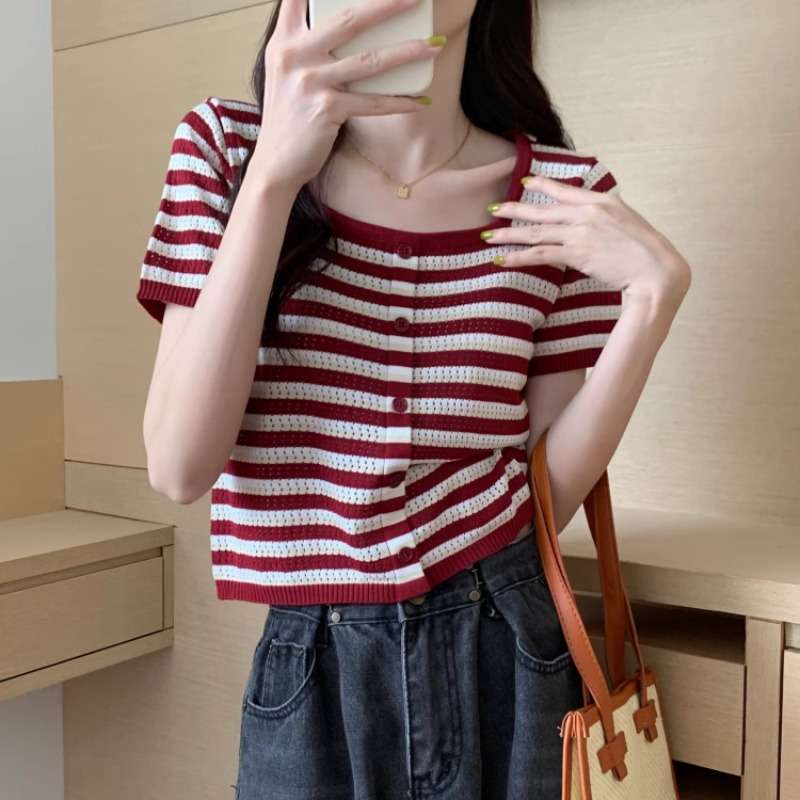 ストライプ柄ボタン付きサマーニット ボーダー服