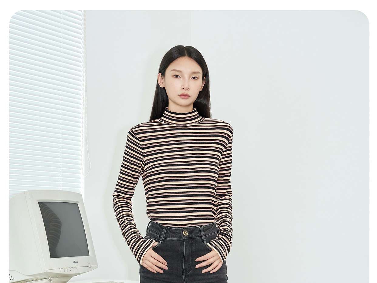 モックネックボーダーリブニット ボーダー服