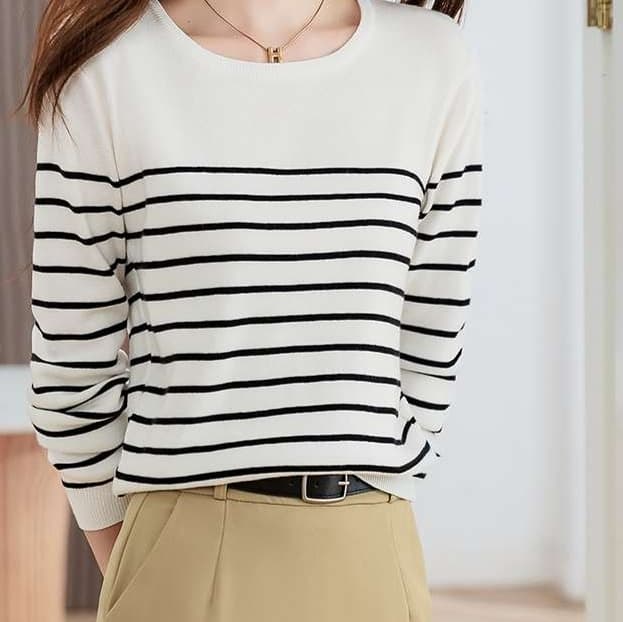 すっきりシルエットのボーダーニット ボーダー服