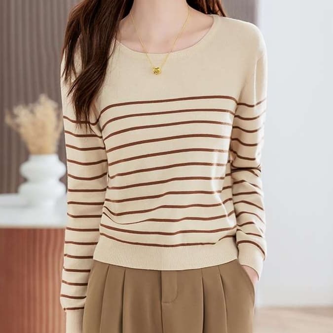 すっきりシルエットのボーダーニット ボーダー服