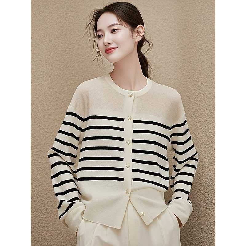 洗練ボーダー柄ニットカーディガン ボーダー服