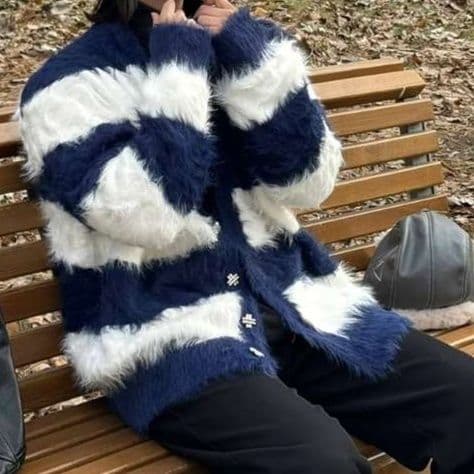 ふわふわストライプニットカーディガン ボーダー服