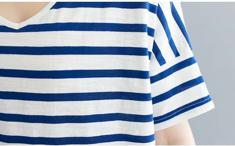 ゆったりVネックボーダーTシャツ ボーダー服