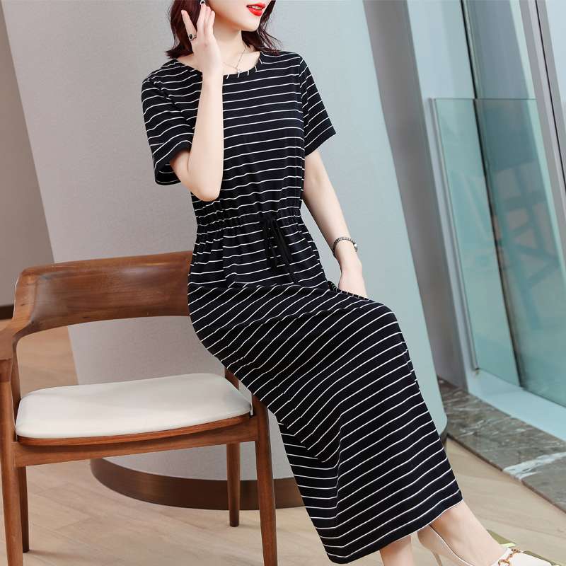 シンプル上品ボーダーマキシワンピース ボーダー服