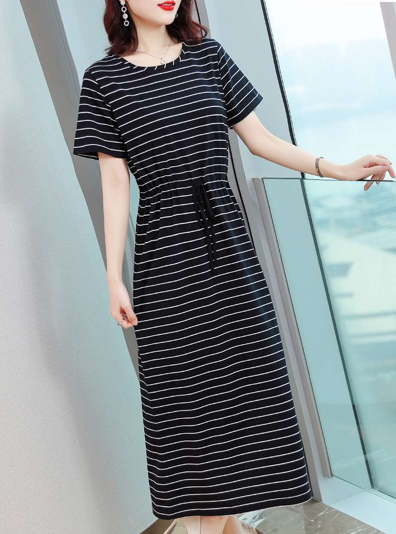 シンプル上品ボーダーマキシワンピース ボーダー服