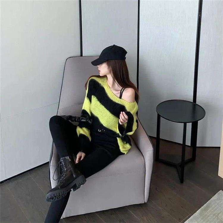 オフショルダーボーダーニットワンピース ボーダー服