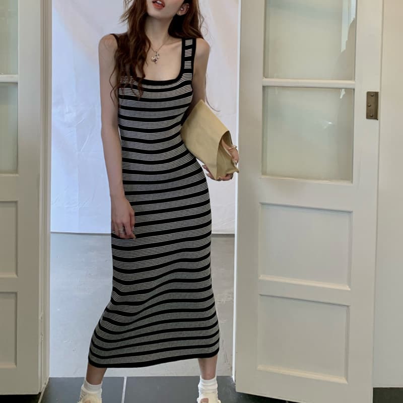 ボーダー服 リブ編みノースリーブボーダーワンピース