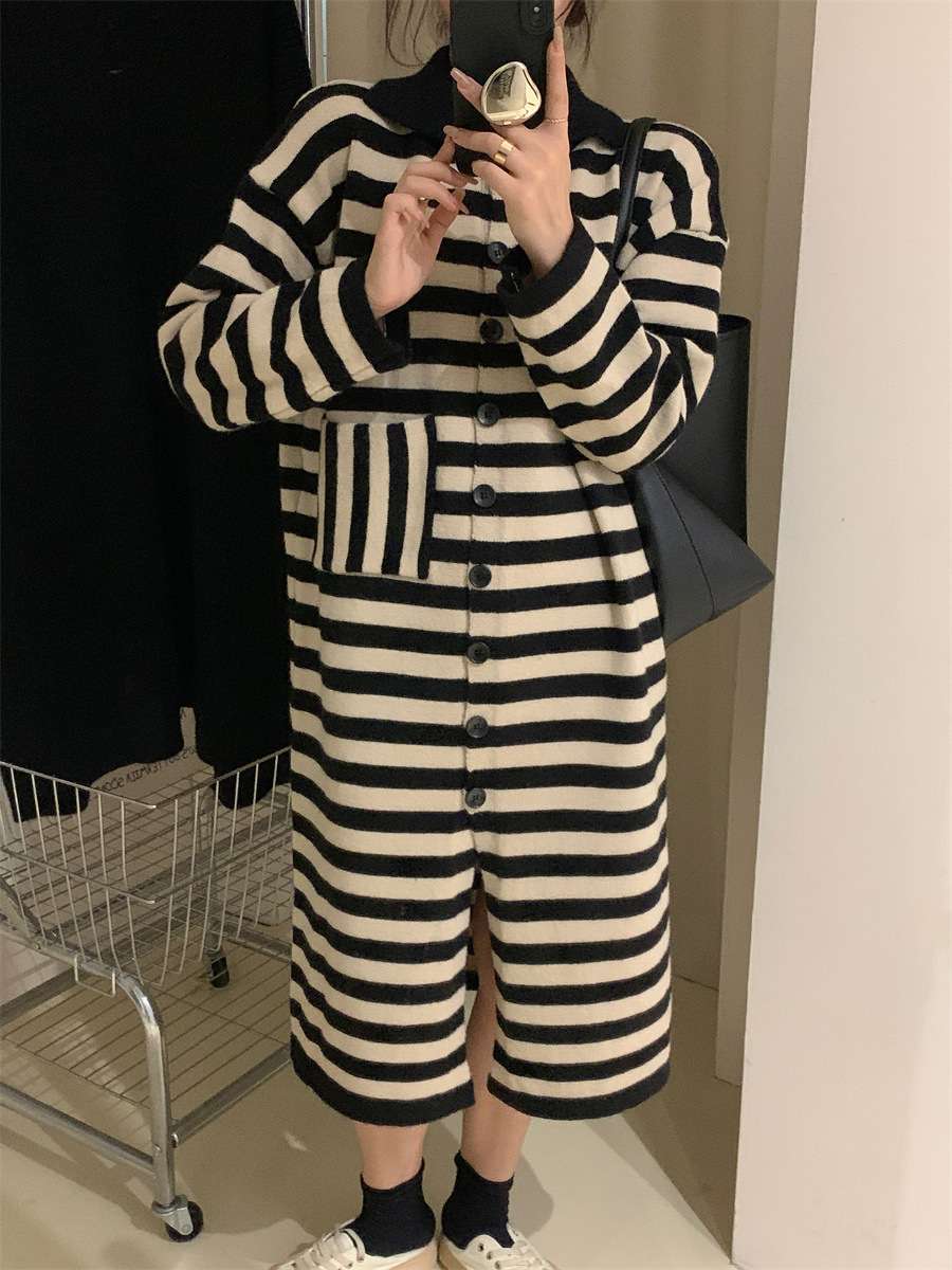 オーバーサイズストライプ柄ニットワンピース ボーダー服