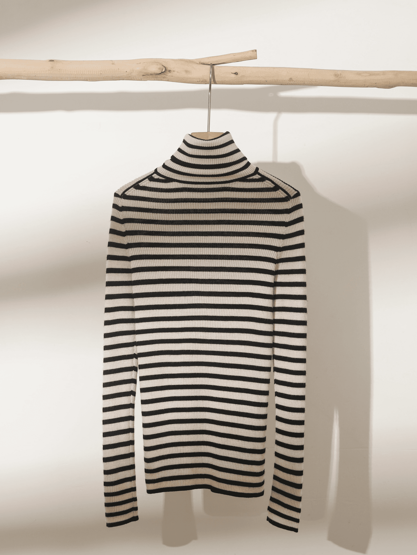 シンプルボーダータートルネックニット ボーダー服