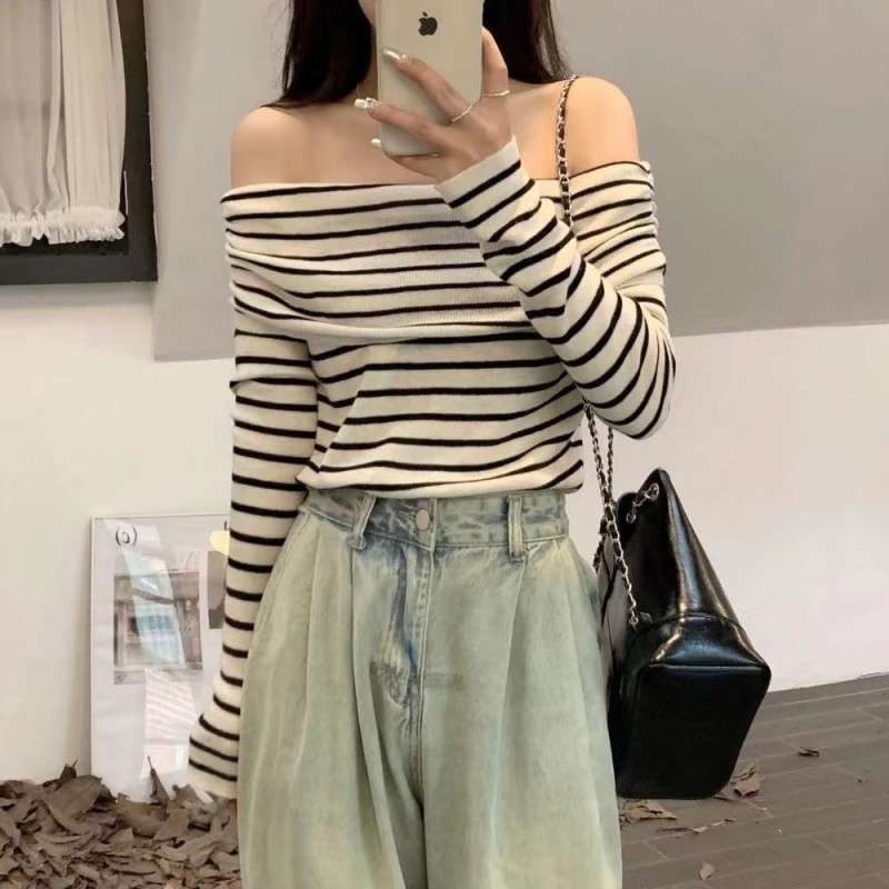 オフショルダーニットボーダーセーター ボーダー服