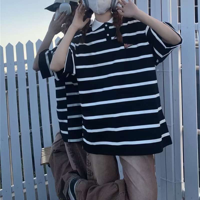 ゆったりシルエットのストライプポロシャツ ボーダー服
