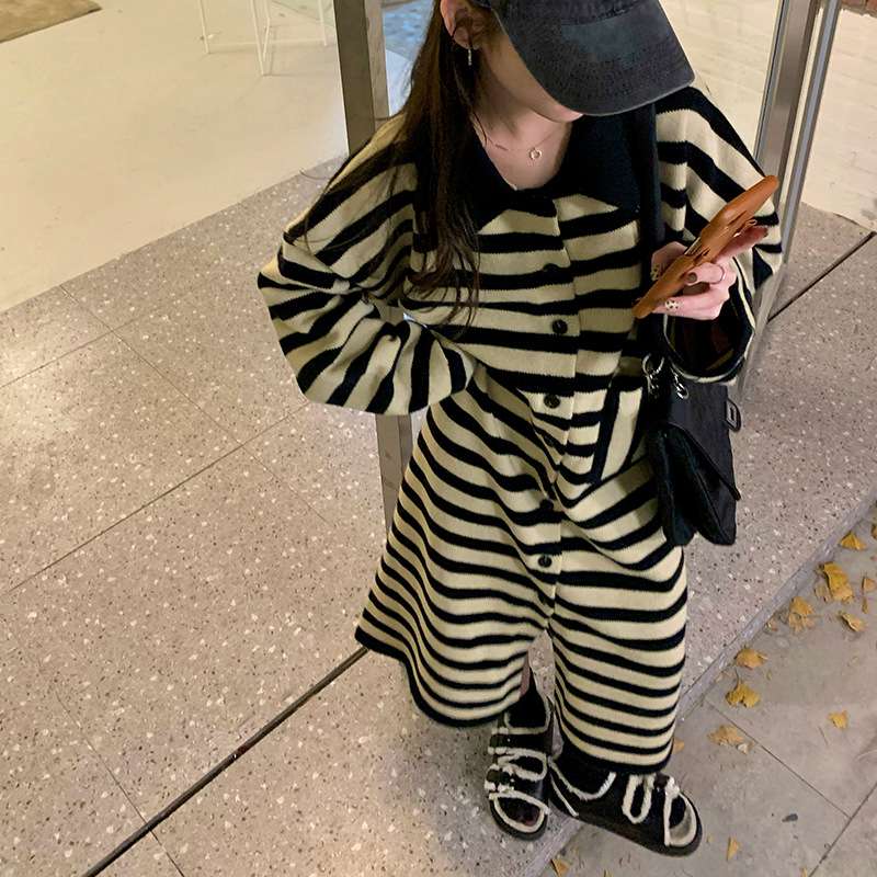 オーバーサイズストライプ柄ニットワンピース ボーダー服