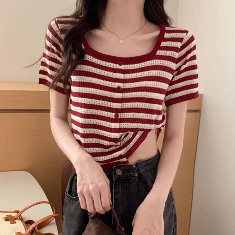 ストライプ柄ボタン付きサマーニット ボーダー服
