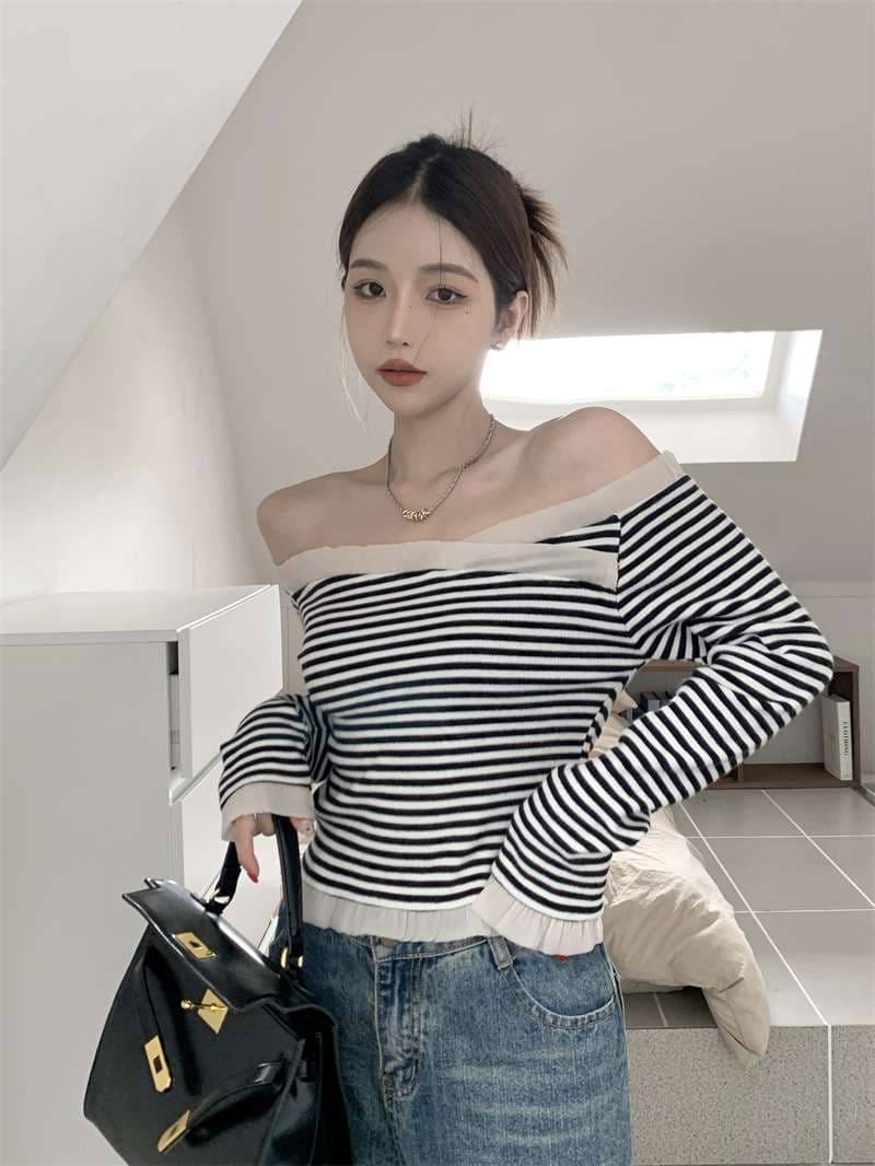 肩開きフリルボーダーニットトップス ボーダー服