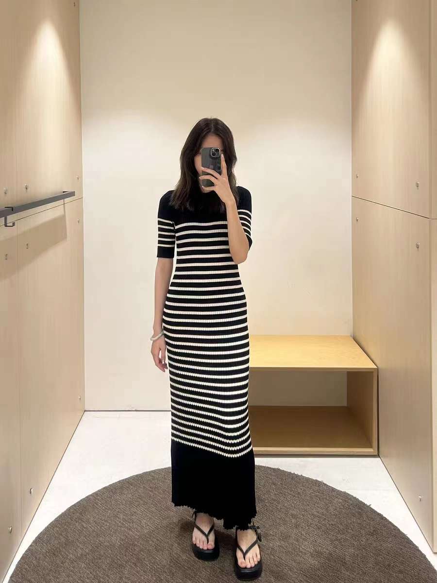 スリムフィットボーダーニットワンピース ボーダー服