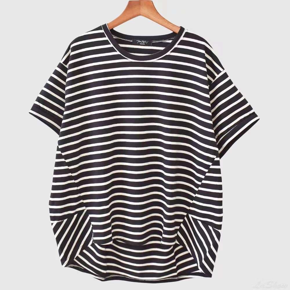 ゆったりシルエットのボーダーTシャツ ボーダー服
