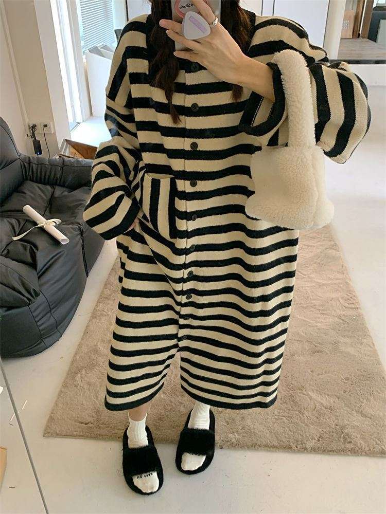 オーバーサイズストライプ柄ニットワンピース ボーダー服