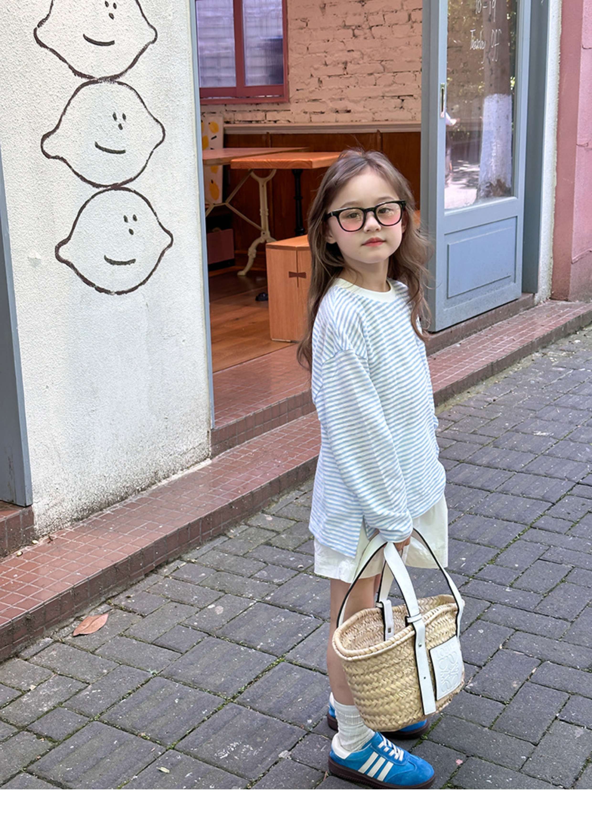 ゆったりシルエットのボーダー長袖Tシャツ ボーダー服