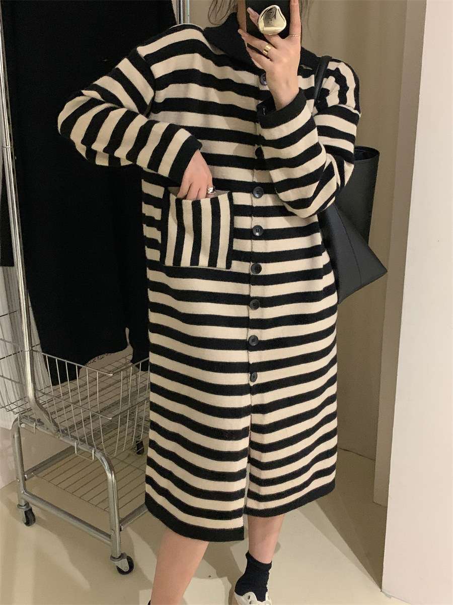 オーバーサイズストライプ柄ニットワンピース ボーダー服