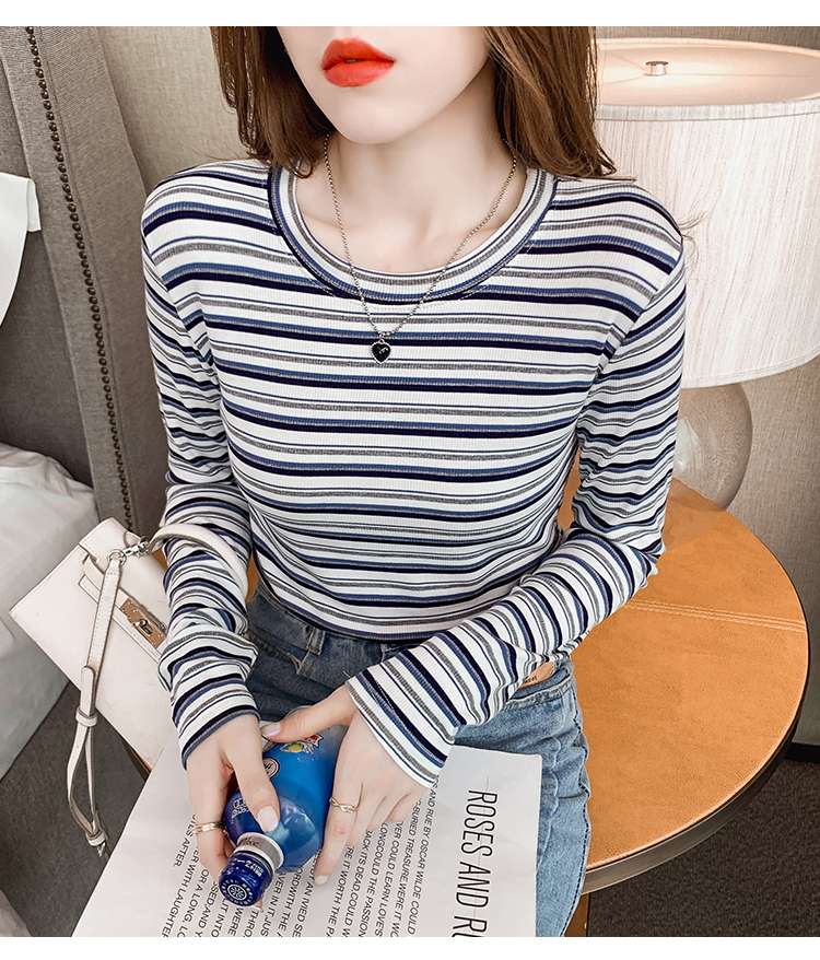 体型をキレイに見せる細ストライプニット ボーダー服