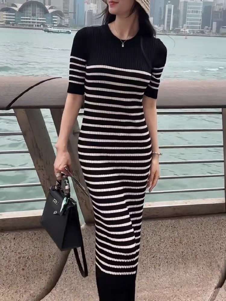 スリムフィットボーダーニットワンピース ボーダー服