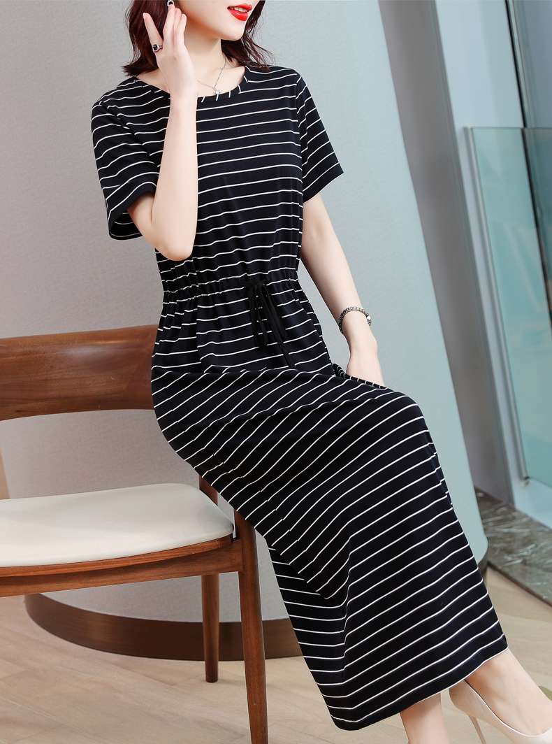 シンプル上品ボーダーマキシワンピース ボーダー服