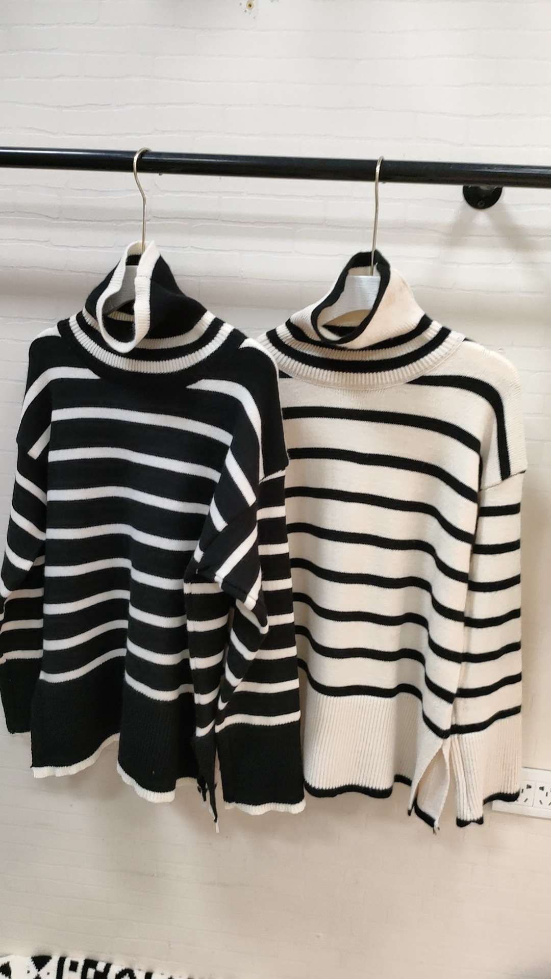 シンプルボーダータートルニット ボーダー服