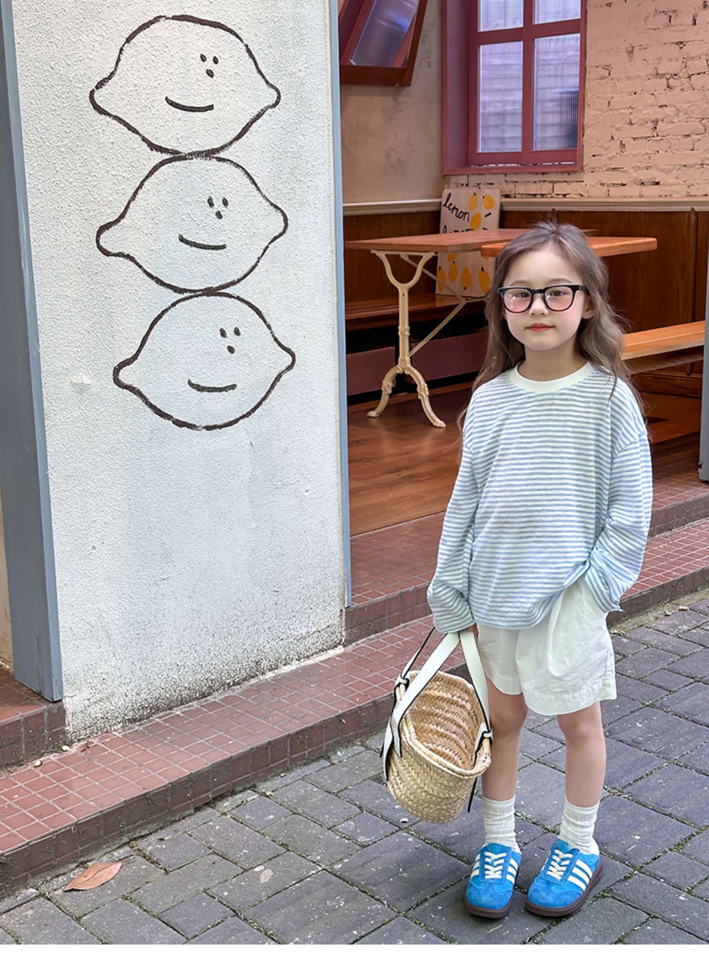 ゆったりシルエットのボーダー長袖Tシャツ ボーダー服