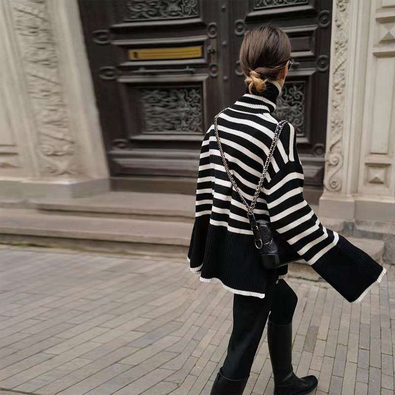 オーバーサイズボーダータートルネックニット ボーダー服
