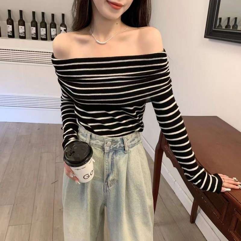 オフショルダーニットボーダーセーター ボーダー服