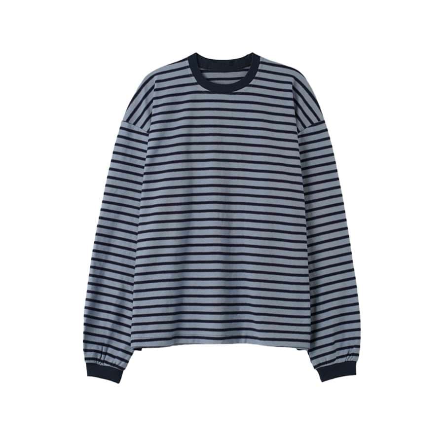 ゆったりシルエットのボーダー長袖Tシャツ ボーダー服