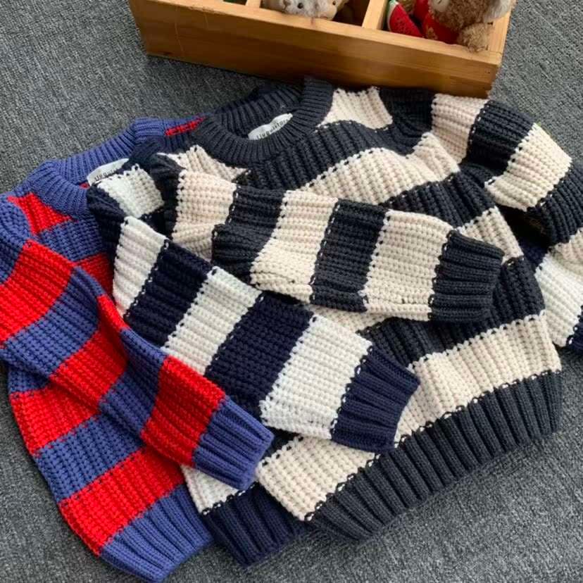 ボーダー柄クルーネックニットセーター ボーダー服