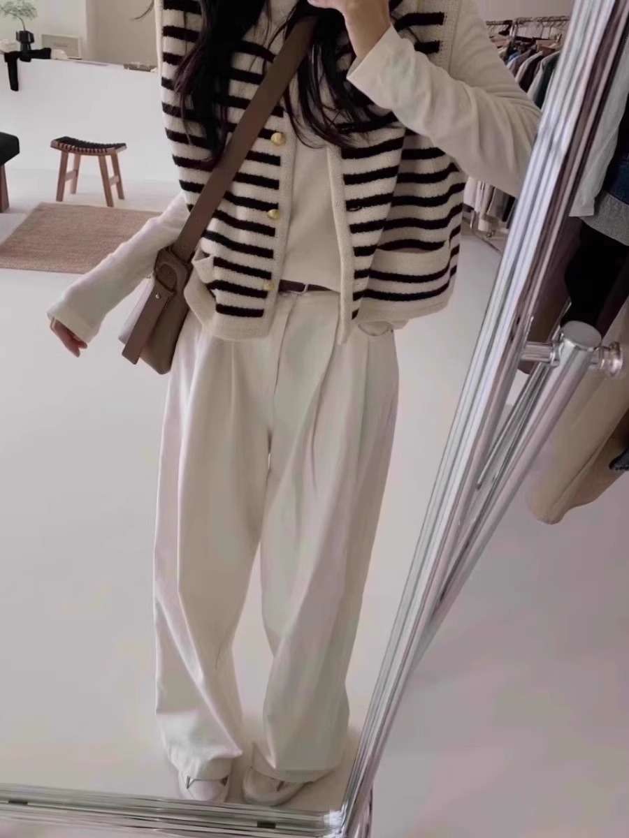 モダンストライプ柄ニットカーディガン ボーダー服
