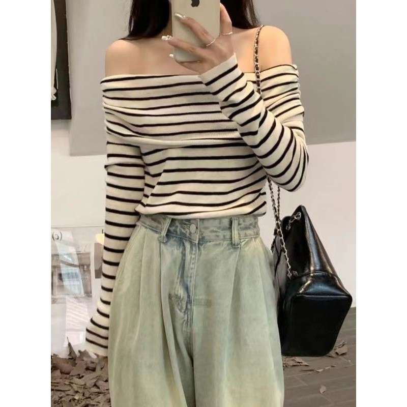 オフショルダーニットボーダーセーター ボーダー服