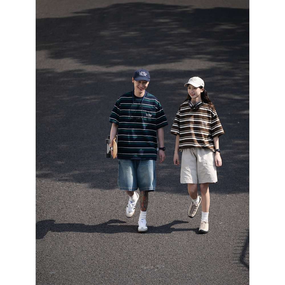 都会的なボーダー柄ゆったりTシャツ ボーダー服