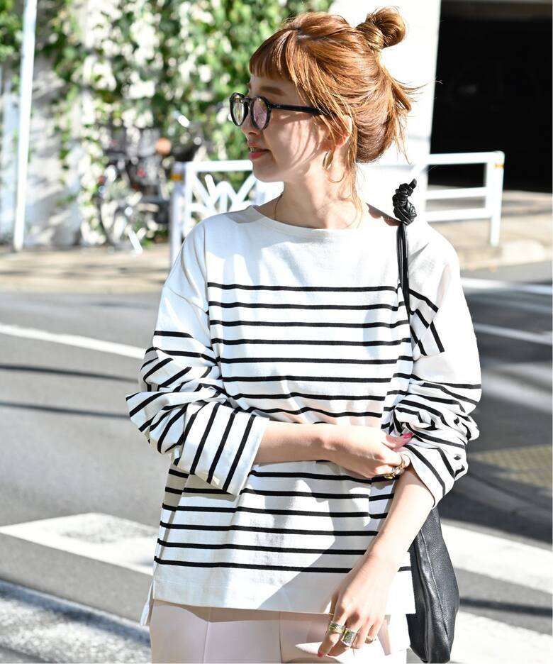 ゆったりシルエットのマリンボーダートップス ボーダー服