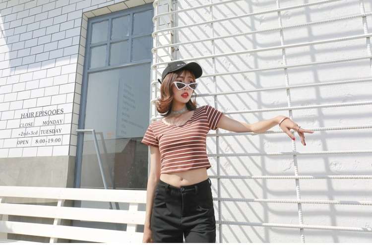短め丈ボーダー柄半袖Tシャツ ボーダー服
