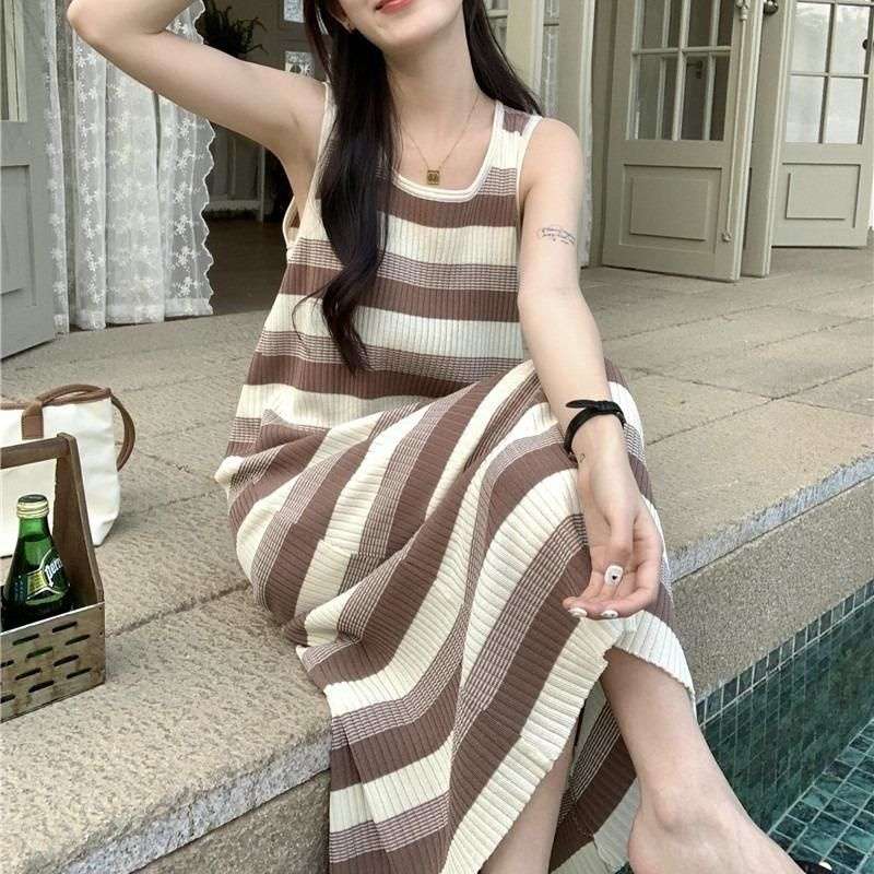 リブ編みストライプノースリーブマキシワンピース ボーダー服