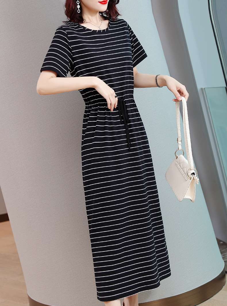 シンプル上品ボーダーマキシワンピース ボーダー服