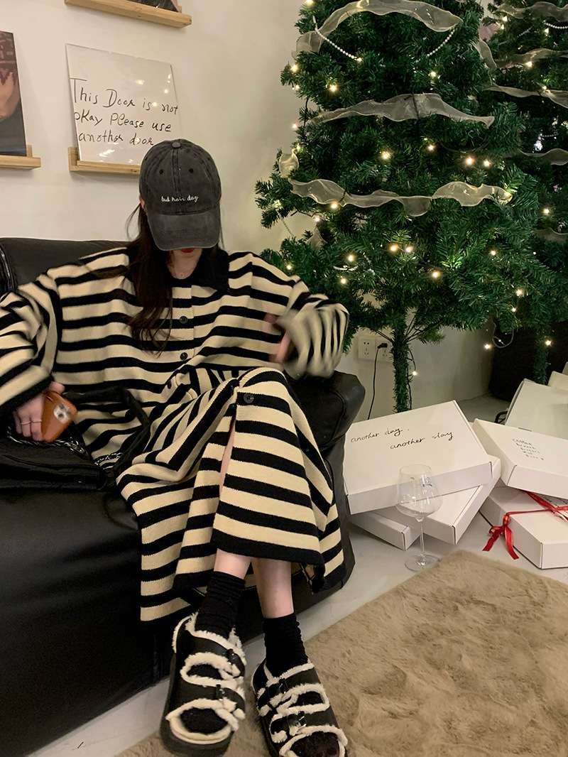 オーバーサイズストライプ柄ニットワンピース ボーダー服