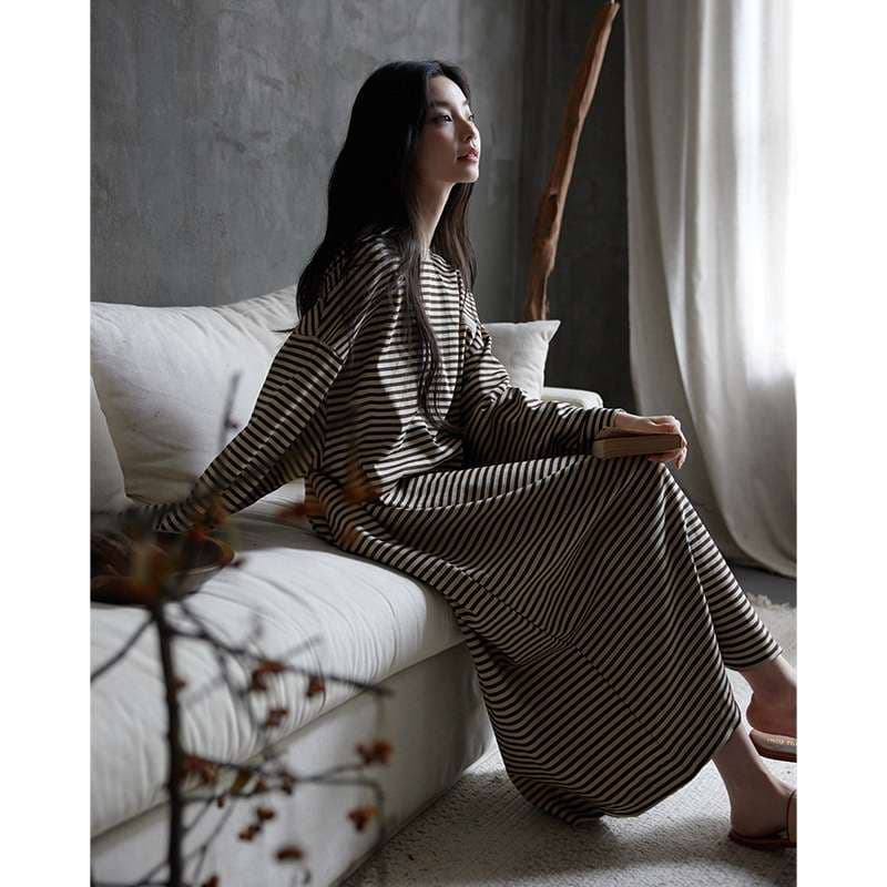 リラックスムード漂う縦縞ゆったりワンピース ボーダー服