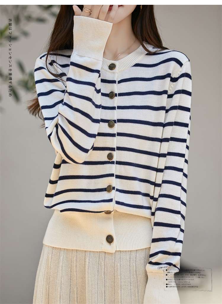 ボーダー柄クルーネックカーディガン ボーダー服