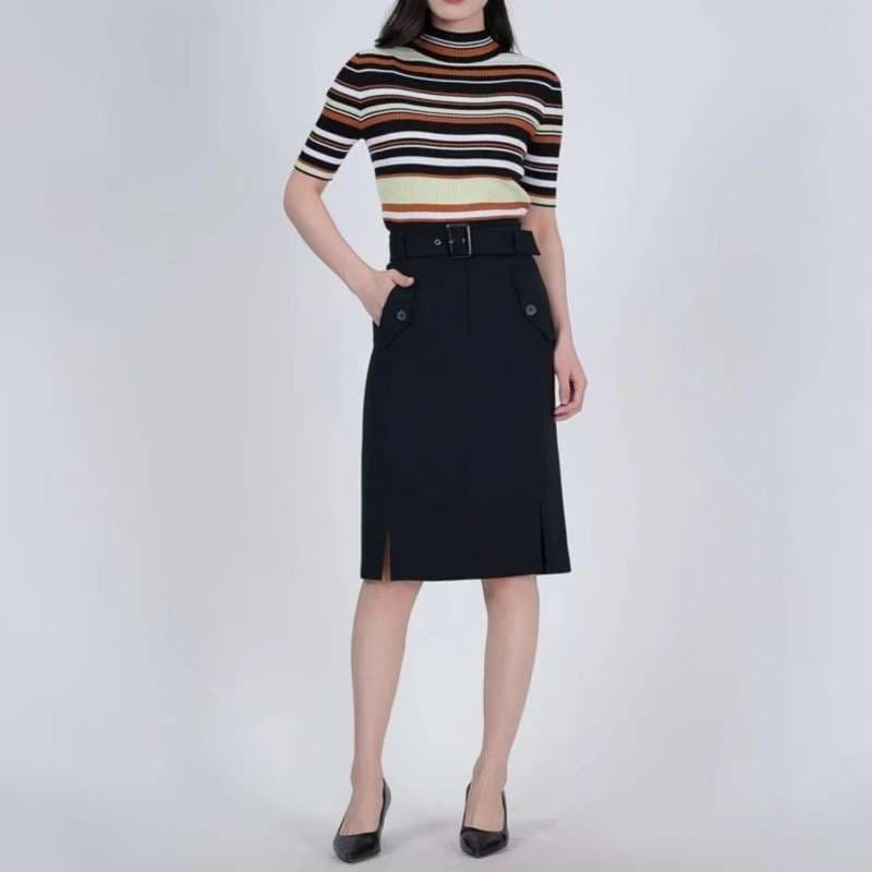 マルチボーダー柄リブ編みハイネックニット ボーダー服