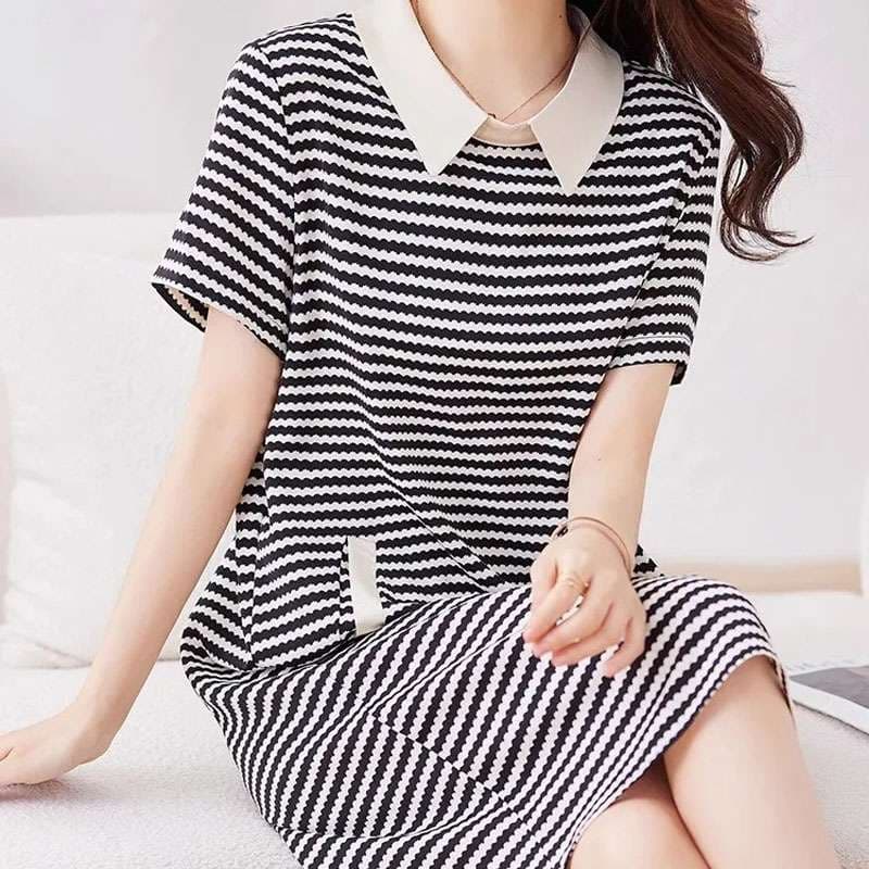 ウェーブストライプ襟付きワンピース ボーダー服